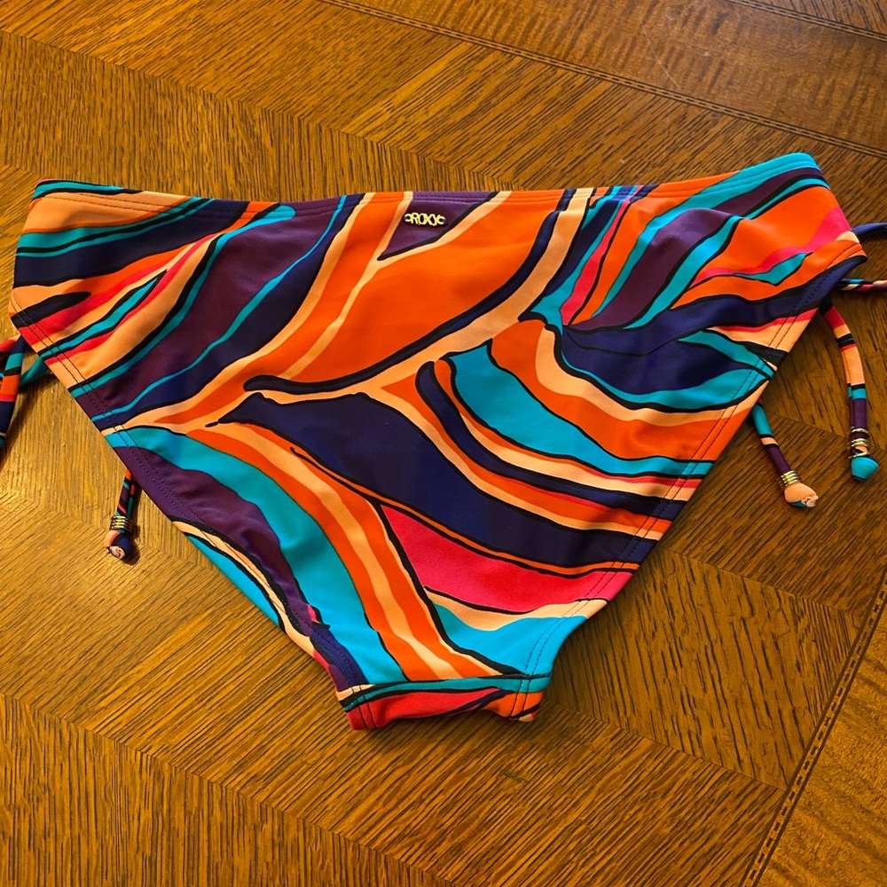 Roxy Size Large 70S LOWRIDER TIE SIDE Bikini NWT - Picture 8 of 9